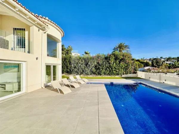 Casa independiente en calle el Pinsà