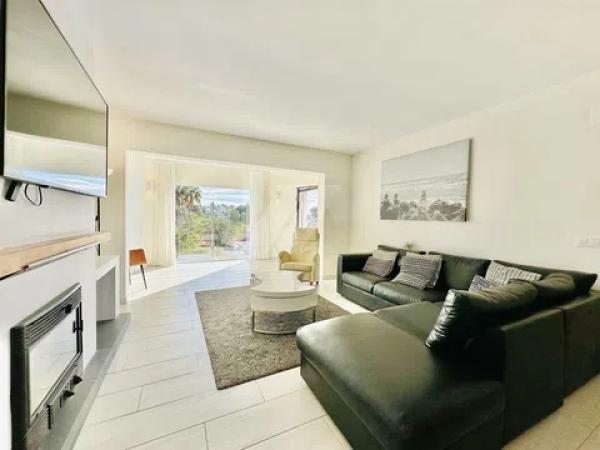 Casa independiente en calle el Pinsà