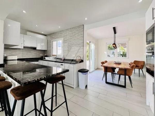 Casa independiente en calle el Pinsà