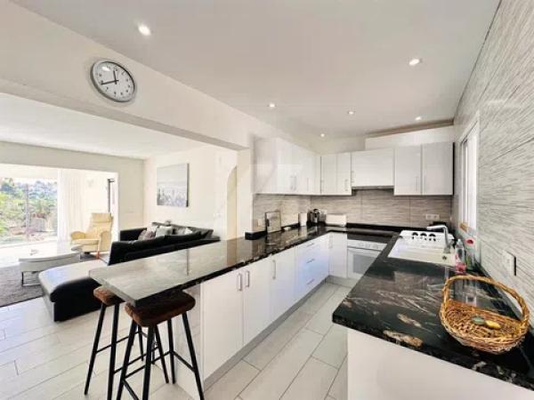 Casa independiente en calle el Pinsà