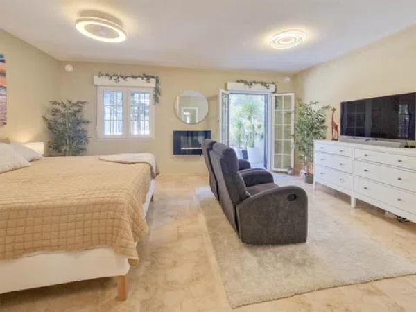 Chalet adosado en calle Anfora