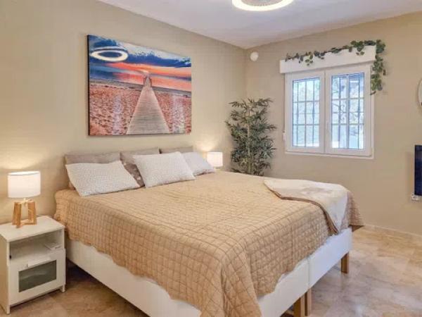 Chalet adosado en calle Anfora