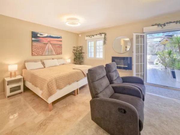 Chalet adosado en calle Anfora