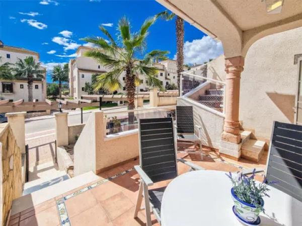 Chalet adosado en calle Anfora