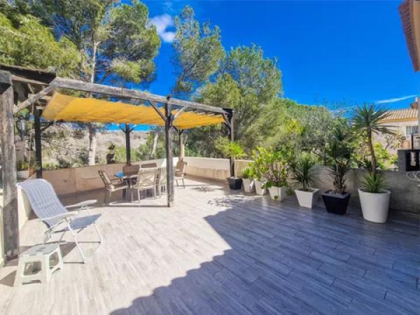 Chalet adosado en calle Anfora