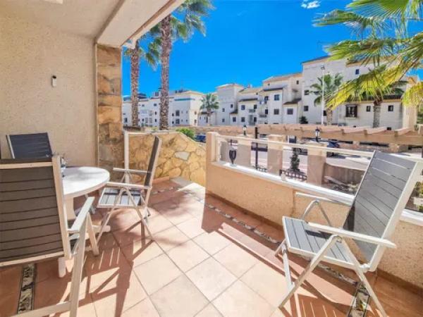 Chalet adosado en calle Anfora