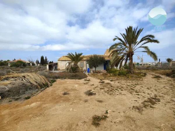 Casa independiente en camino del aeropuerto