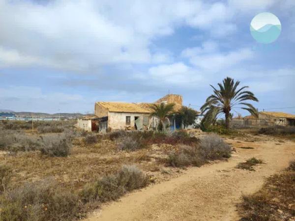 Casa independiente en camino del aeropuerto