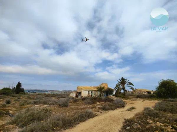 Casa independiente en camino del aeropuerto