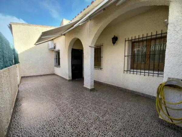 Chalet adosado en avenida de Justo Antonio Quesada, 133 a