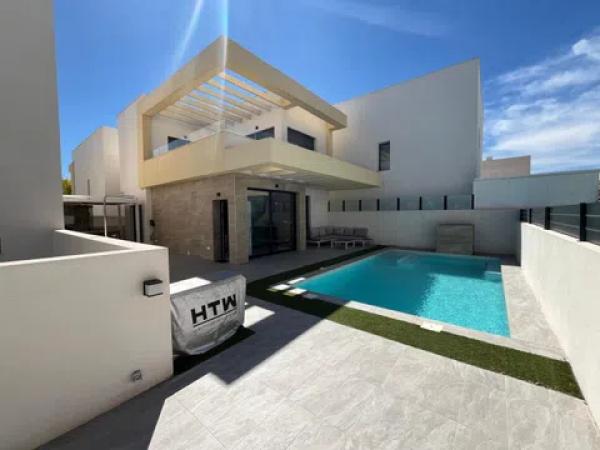 Chalet en calle Algarrobo