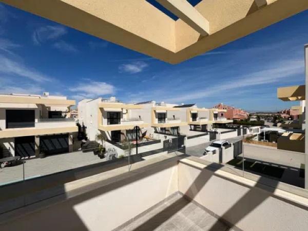 Chalet en calle Algarrobo