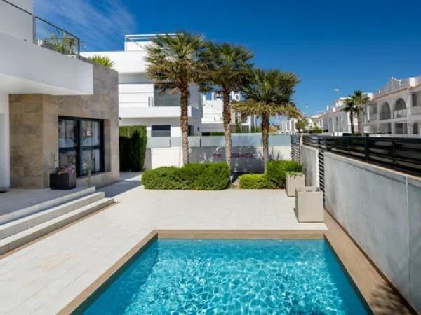 Casa independiente en avenida de Gijón