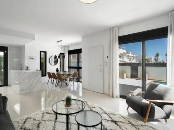 Casa independiente en avenida de Gijón