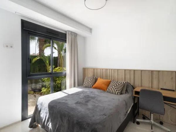 Casa independiente en avenida de Gijón