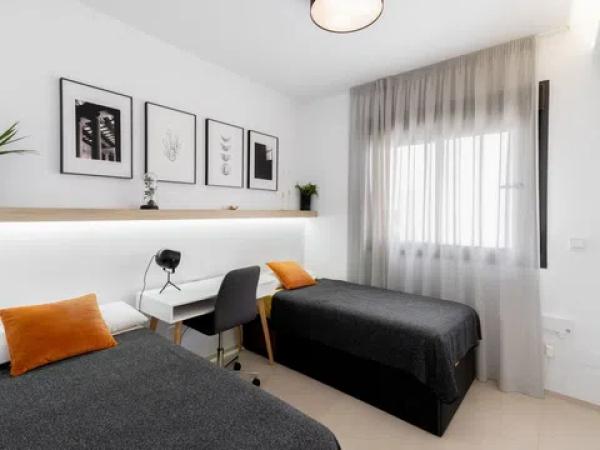 Casa independiente en avenida de Gijón