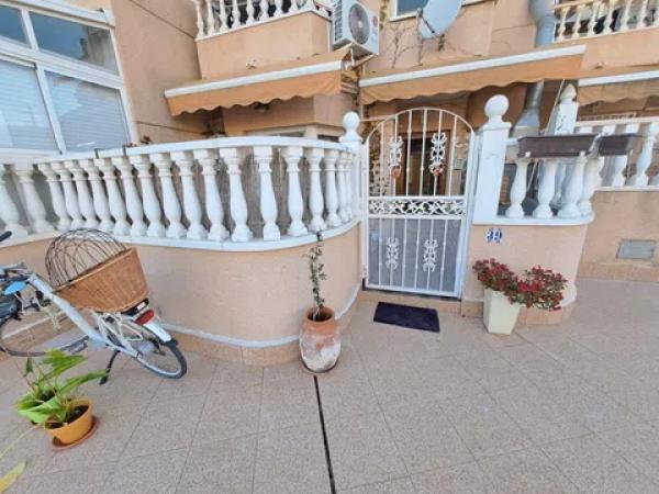 Chalet adosado en calle Logroño