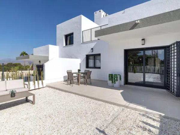 Chalet pareado en calle El Xiprer