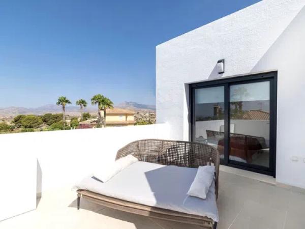 Chalet pareado en calle El Xiprer