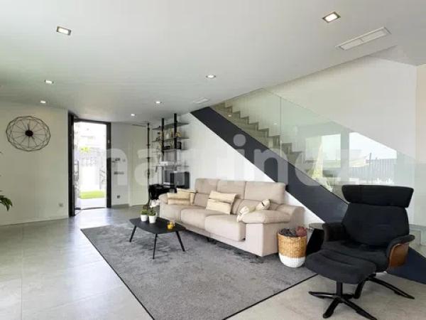 Casa independiente en calle Amsterdam, 37