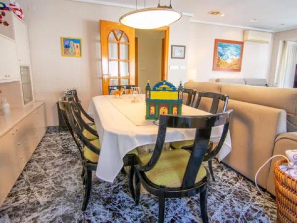 Piso en calle Reina Victoria