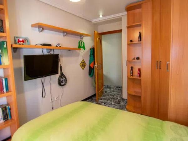 Piso en calle Reina Victoria