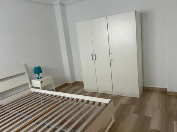 Piso en calle Cervantes, 1