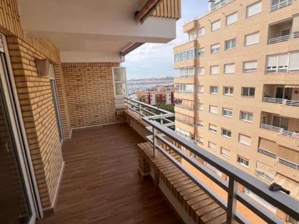 Piso en Barrio Puerto Deportivo