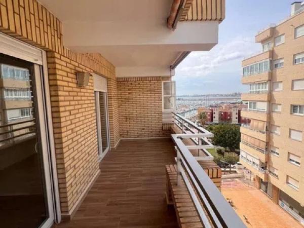 Piso en Barrio Puerto Deportivo