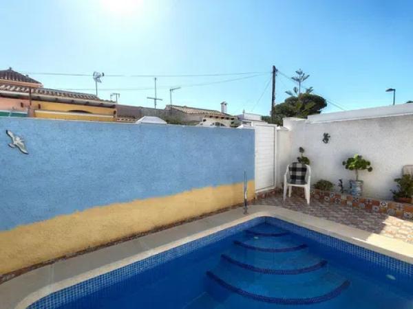 Chalet pareado en calle Gardenia Pc