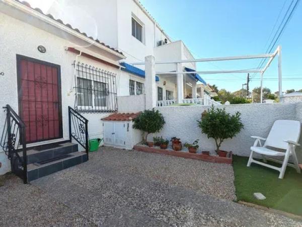 Chalet pareado en calle Gardenia Pc