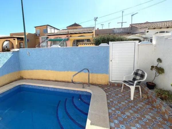 Chalet pareado en calle Gardenia Pc