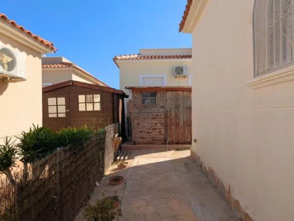 Casa independiente en calle Bélgica