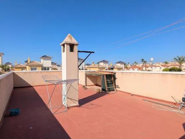 Casa independiente en calle Bélgica