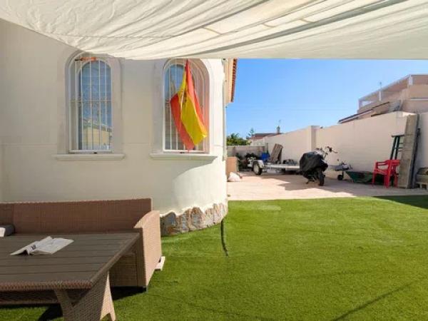 Casa independiente en calle Bélgica