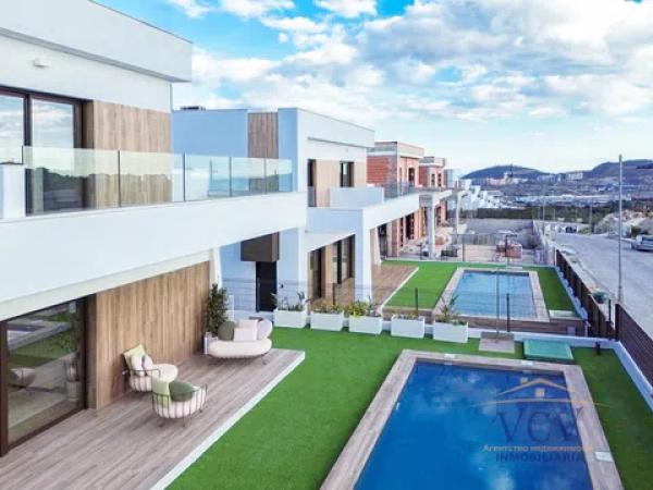 Casa independiente en calle de Xile