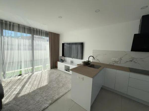 Chalet pareado en C. Miguel Delibes, 2