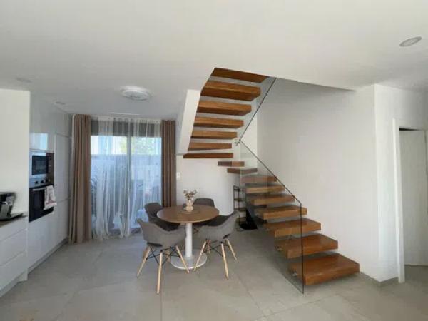 Chalet pareado en C. Miguel Delibes, 2