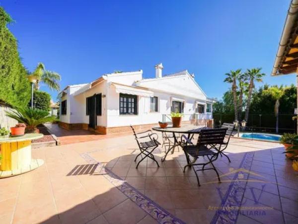 Casa independiente en calle del Llorer