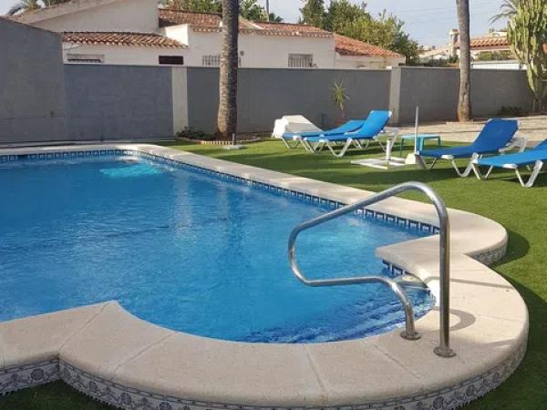 Casa independiente en calle los Jilgueros