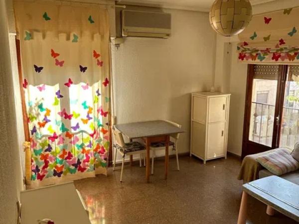 Piso en calle Doctor Fajarnes