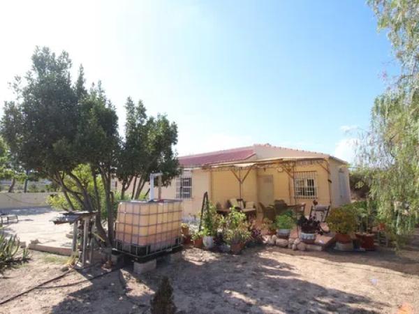 Casa independiente en calle Alicante