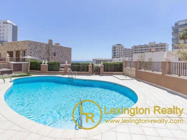 Chalet adosado en paseo Burgos, 4