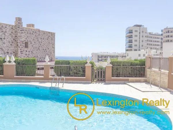 Chalet adosado en paseo Burgos, 4