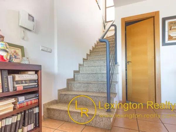 Chalet adosado en paseo Burgos, 4