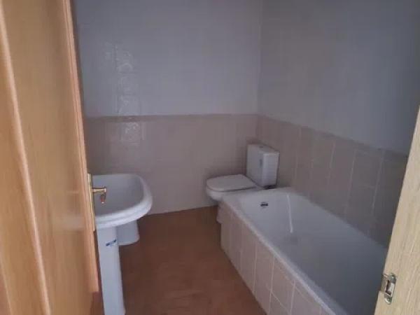 Chalet pareado en calle Miguel Hernández