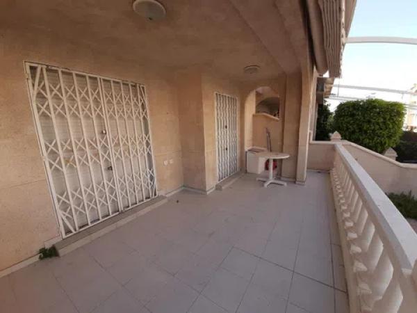 Chalet pareado en calle Méjico