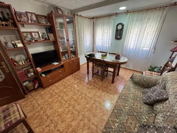 Piso en calle Escultor Navarro Santafé