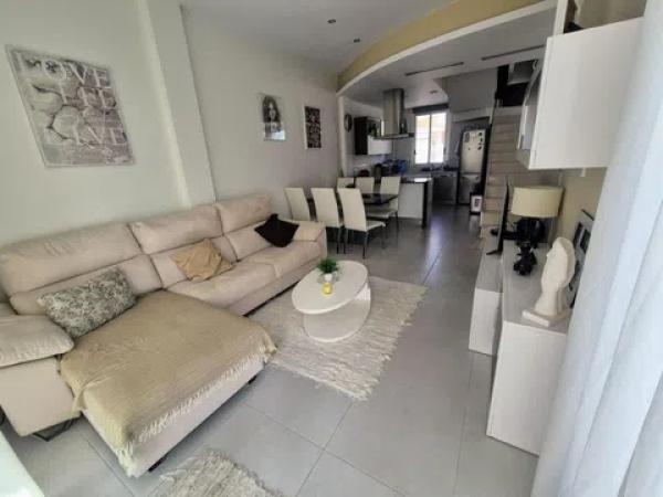 Casa independiente en avenida de Cuenca