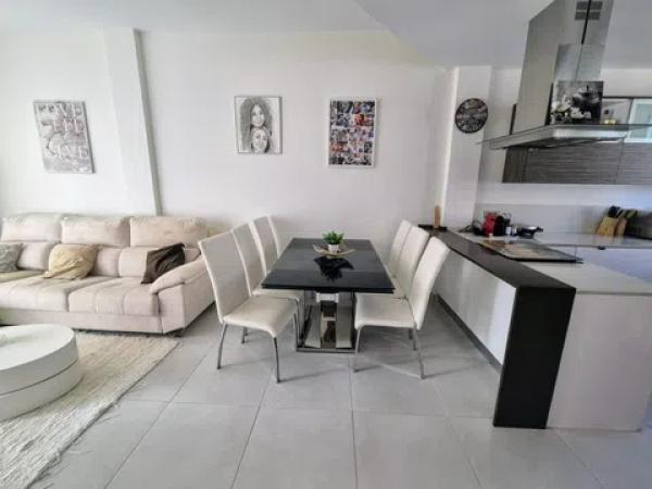 Casa independiente en avenida de Cuenca